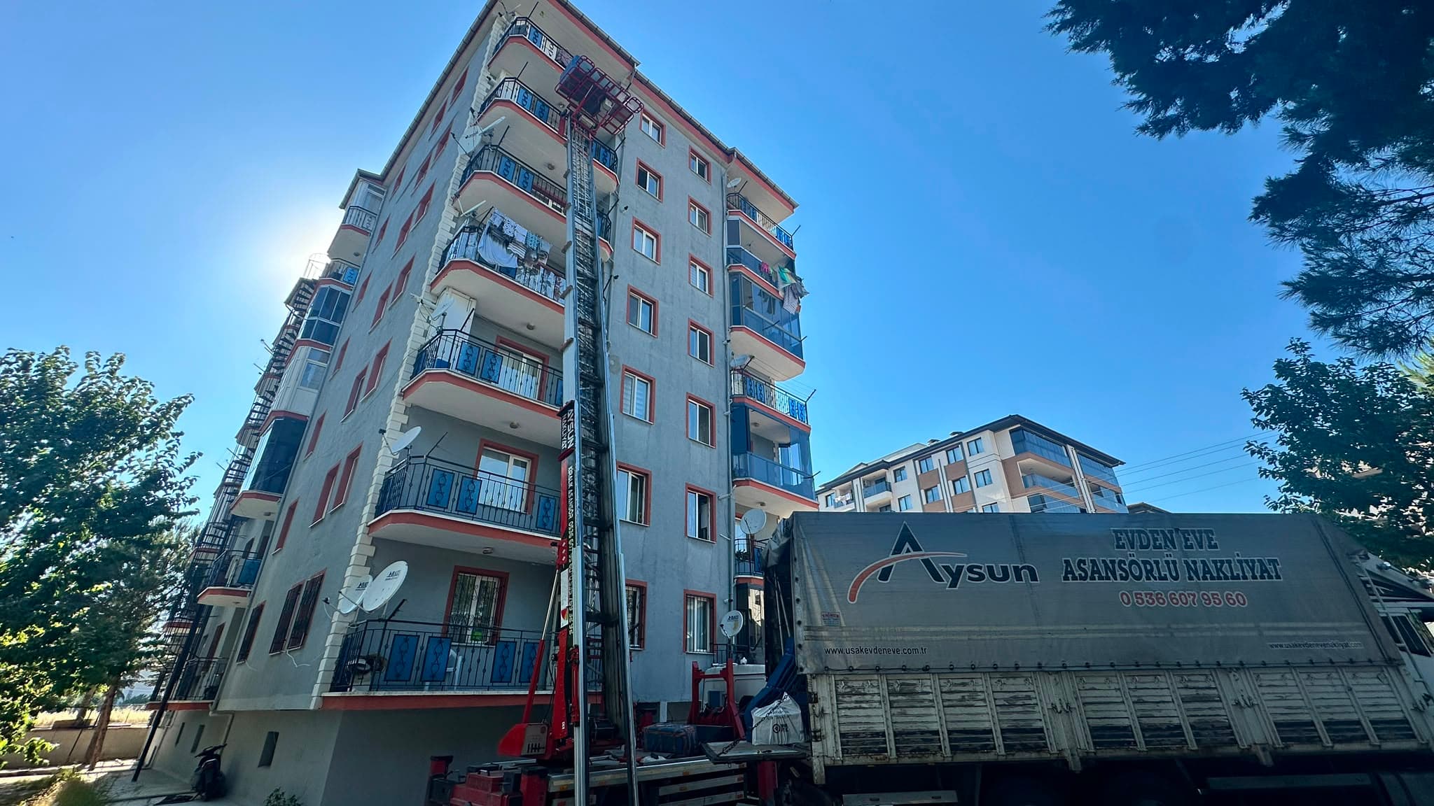 Uşak asansörlü nakliyat — yüksek kat taşıma